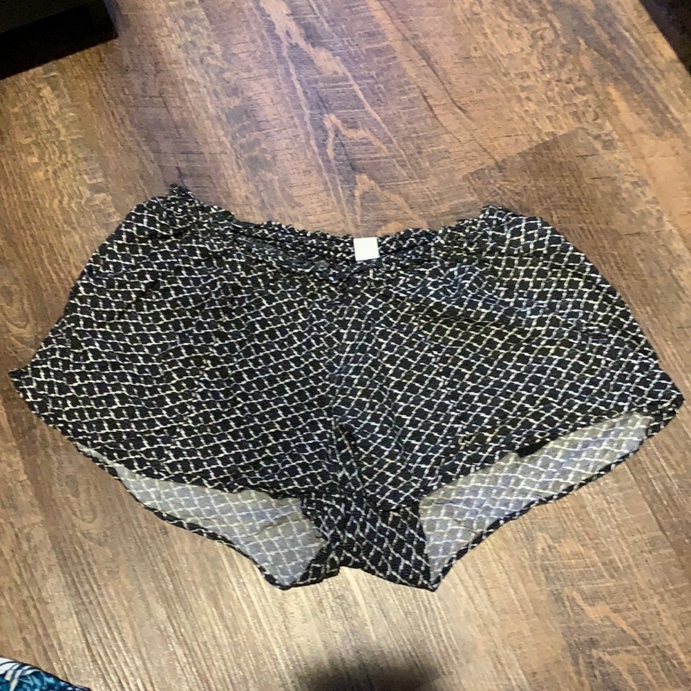Old navy shorts small